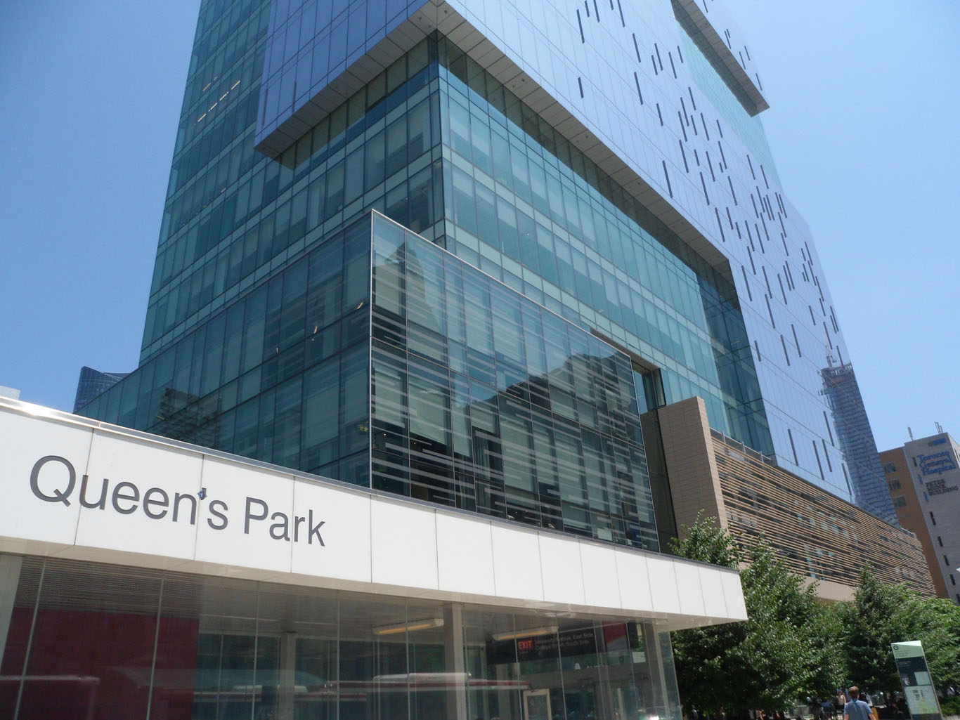 MaRS 101 College (building)